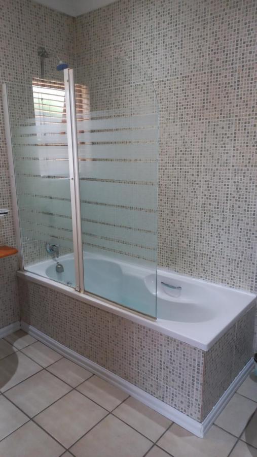 28 At Van Den Bos International Guesthouse Edenvale Exterior photo