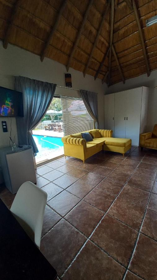 28 At Van Den Bos International Guesthouse Edenvale Exterior photo
